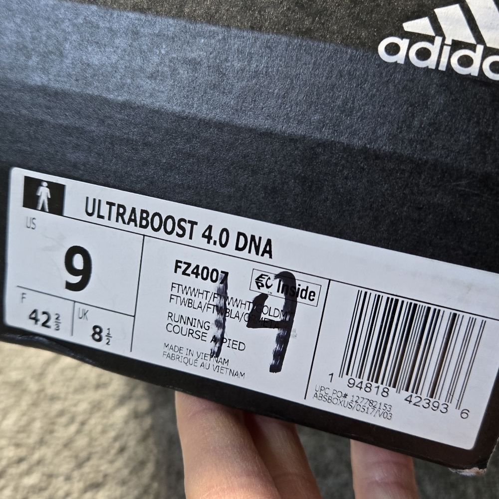 Adidas ULTRABOOST 4.0 DNA SHOES NEW size 9 - Picture 12 of 13